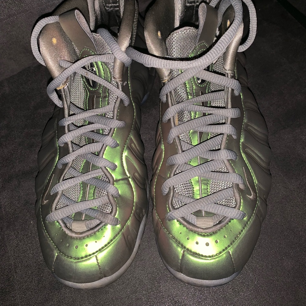 Metallic green Foamposite 8.5.